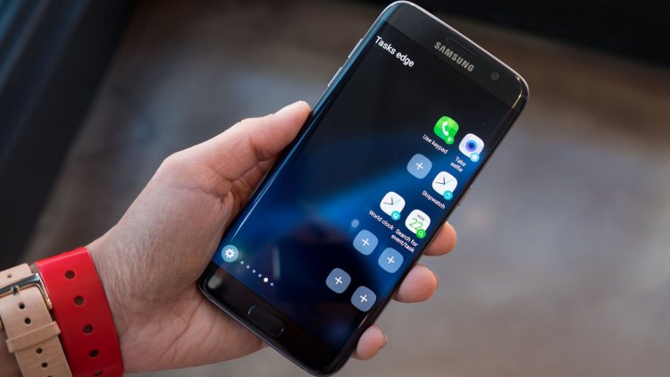  Стоит будет стоить новый Galaxy S8? Samsung  - galaxy-s7-edge-feature-focus-4of7.-750