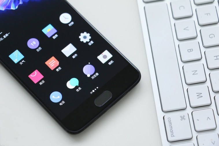  Фото и видео OnePlus 5. Сравнение двух расцветок Другие устройства  - oneplus_5_live_11