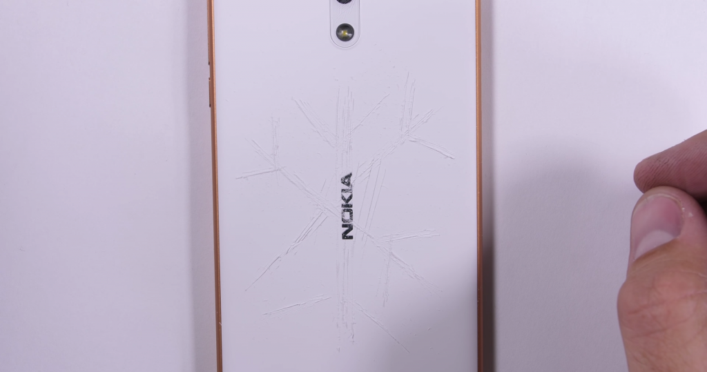  Nokia 3 погнули, поцарапали, подожгли и засняли на видео Другие устройства  - 786697b895a69c8a81fb6daea29d4c4c