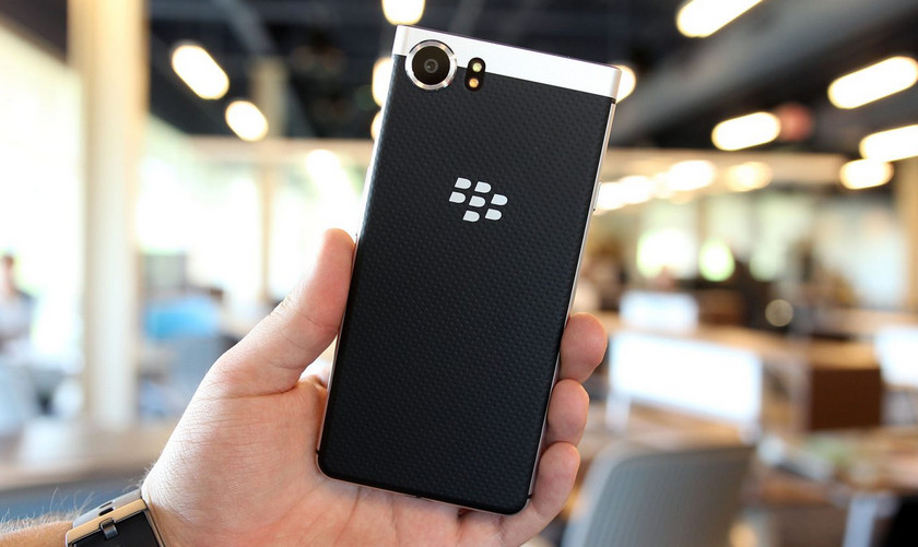 TCL готовит у выходу влагозащищенный BlackBerry без клавиатуры Другие устройства  - blackberry-back-logo