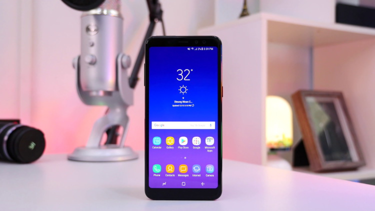  Стала известна цена и сроки старта продаж Galaxy A8 и A8+ в России Samsung  - a8plus-1.-750