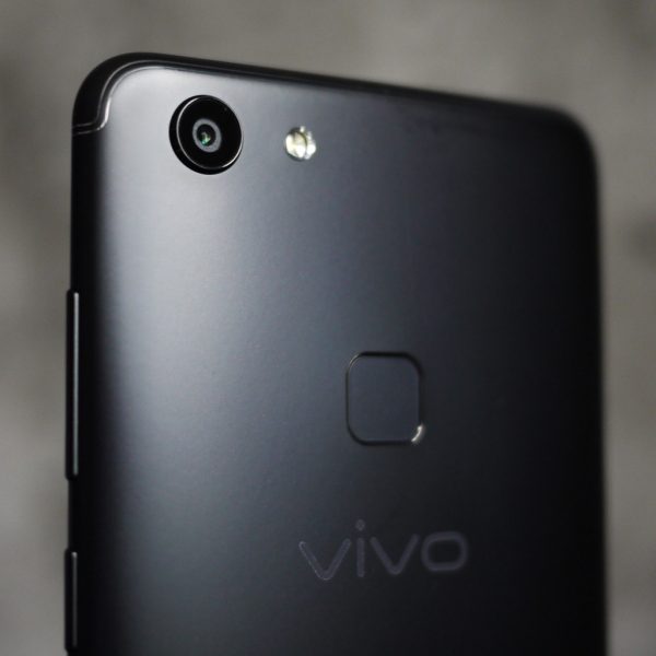  Обзор смартфона Vivo V7: новые пропорции селфи Другие устройства  - 4-1