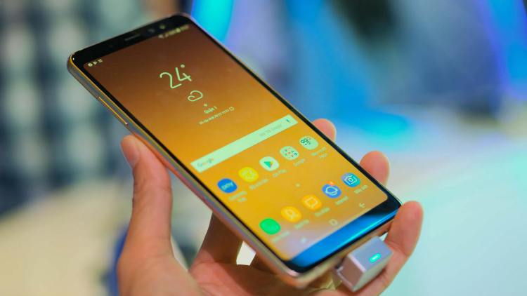  Samsung уточнила, почему вы должны купить именно новый Galaxy A8 Samsung  - a8-1.-750