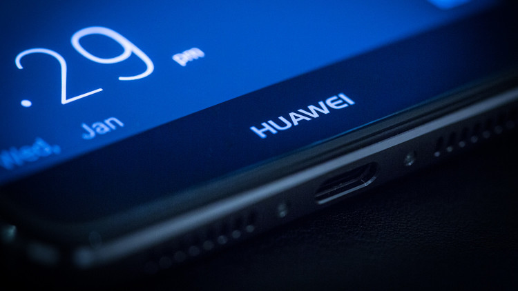  Huawei снабдит смартфон Mate 20 дисплейным сканером отпечатков пальцев Huawei  - 1_huawei-2.-750