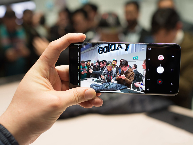  Samsung может показать новый Galaxy S10 уже в январе Samsung  - gal2