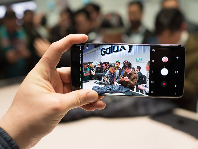  Samsung Galaxy S10 может выйти в 4-х вариациях Samsung  - s1