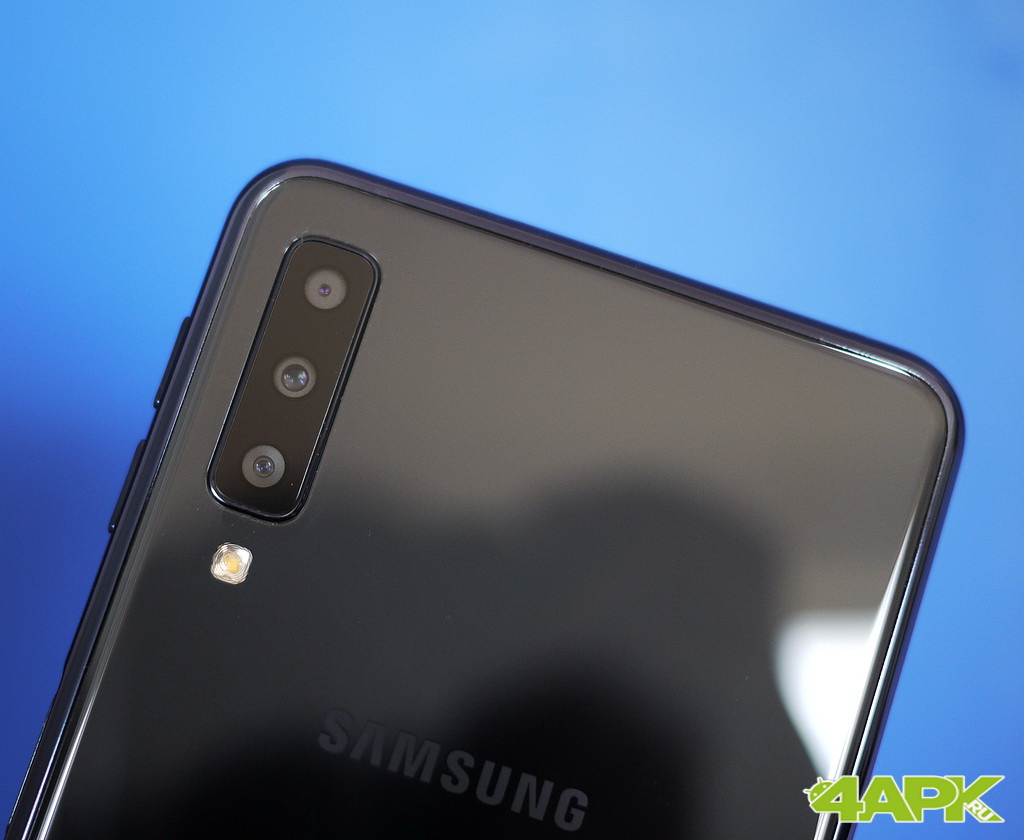  Обзор Samsung Galaxy A7 2018: середнячок с непростой камерой Samsung  - 3-2