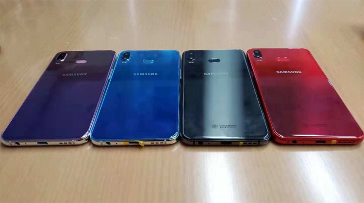  Фото раскрывшие облик Samsung Galaxy A6s Samsung  - a4