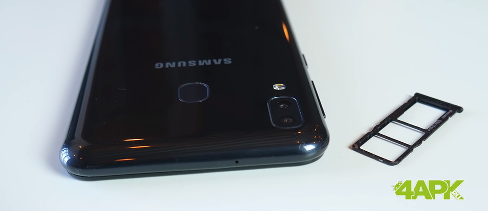  Быстрый обзор Samsung Galaxy M20: Спуск с небес Samsung  - 04_Samsung_Galaxy_M20