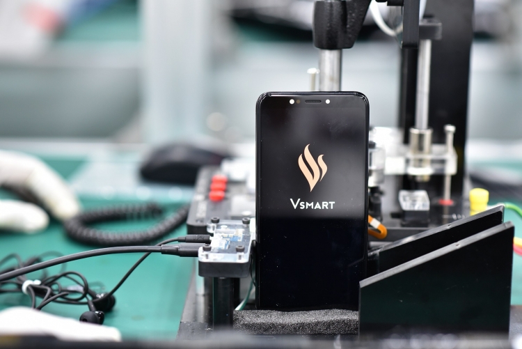  Выпущенные во Вьетнаме 5G-смартфоны станут продавать в США и Европе Другие устройства  - sm.vsmart_MREO.750