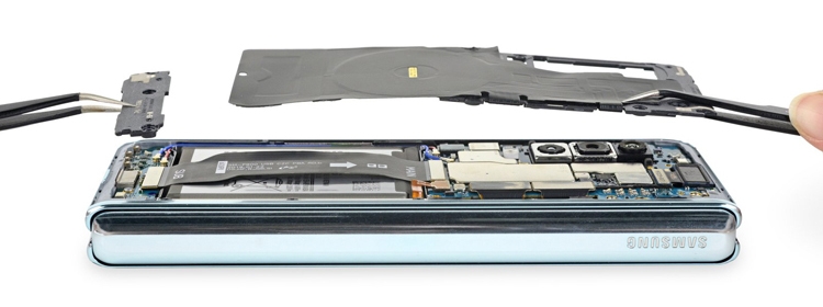  Разборка Samsung Galaxy Fold: гибкий смартфон не отремонтировать Samsung  - fold2-2