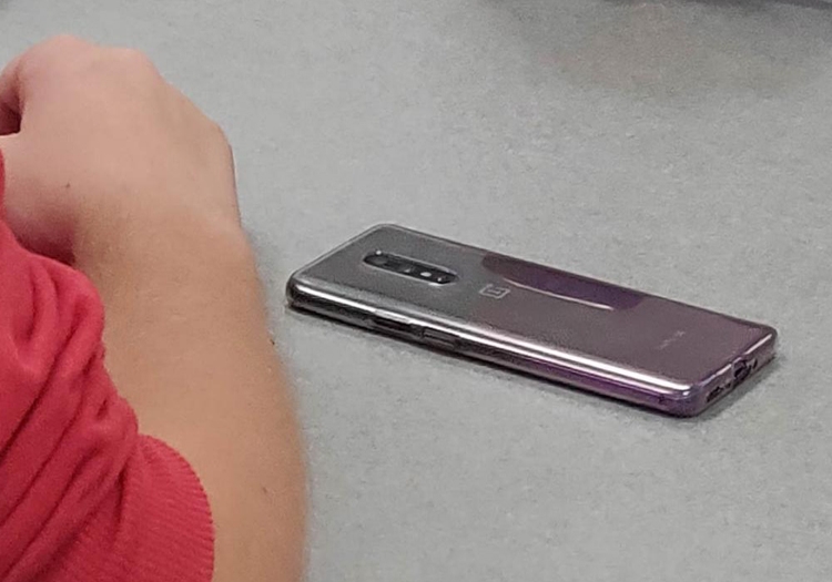  Шпионские снимки OnePlus 8 разошлись по сети Другие устройства  - op1