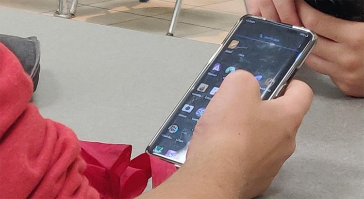  Шпионские снимки OnePlus 8 разошлись по сети Другие устройства  - op2