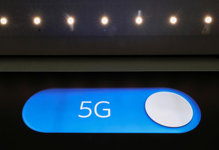  Realme: новый 5G-смартфон получит 64-Мп квадрокамеру и двойную батарею Другие устройства  - realme2-1