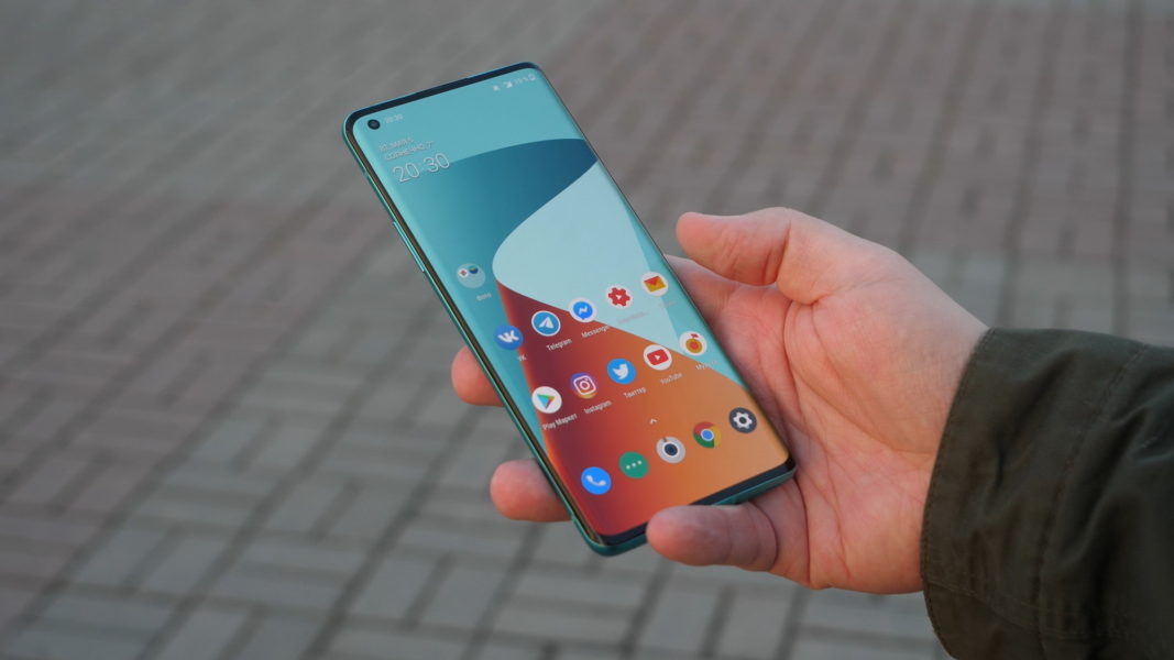  Android 12 на OnePlus 8, 8 Pro и 8Т может не появится в 2021 году Другие устройства  - obzor_oneplus_8_pro_pravilnyj_flagman__picture26_0
