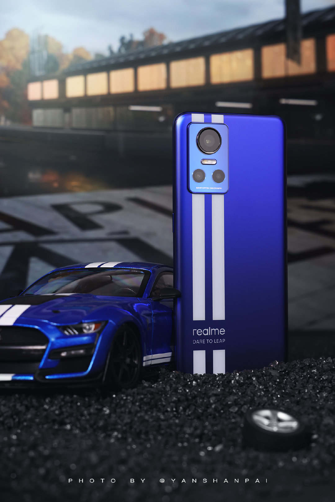  Realme GT Neo 3: студийные фото и видео Другие устройства  - realme_gt_neo_3_poziruet_na_studijnyh_foto_i_video_picture7_2