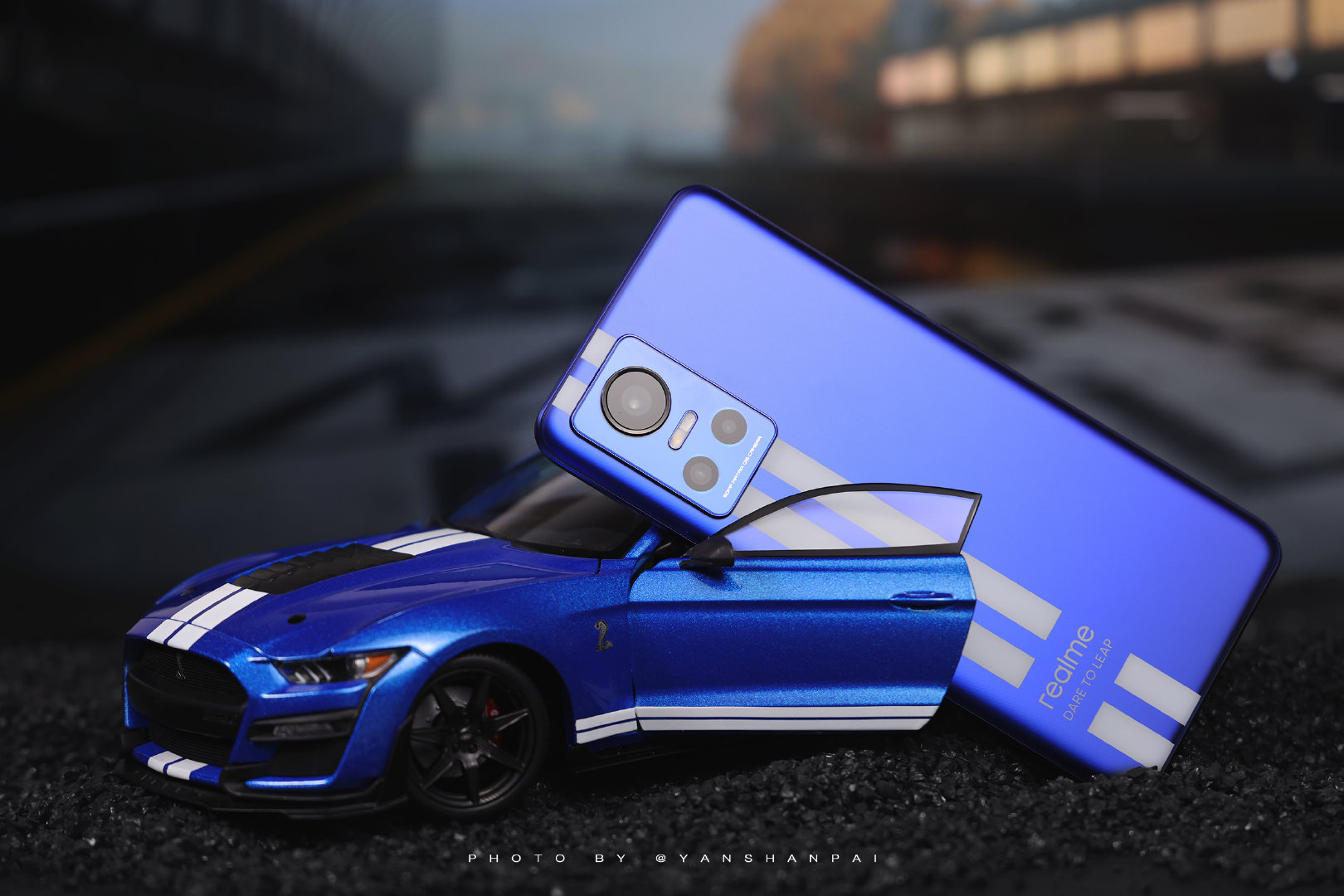  Realme GT Neo 3: студийные фото и видео Другие устройства  - realme_gt_neo_3_poziruet_na_studijnyh_foto_i_video_picture7_3