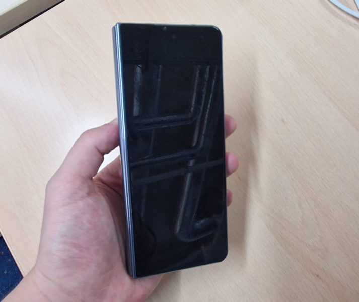  Живые фотографии Samsung Galaxy (Z) Fold 4 и Flip 4 Samsung  - zhivye_foto_samsung_galaxy_z_fold_4_i_galaxy_z_flip_4_picture2_4