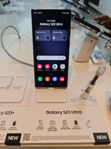  Samsung Galaxy S23 Ultra поставили на прилавки раньше срока Samsung  - ups_samsung_galaxy_s23_ultra_vystavili_na_prilavki_ranshe_sroka_foto_2