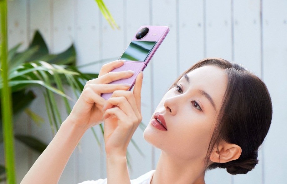 Vivo X Flip