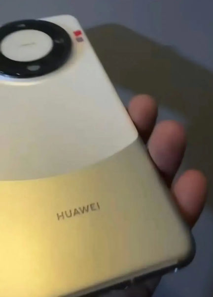  Дизайн Huawei Mate 60 Pro. Смартфон показался на шпионских фотографиях Huawei  - dizajn_huawei_mate_60_pro_pokazali_na_shpionskih_foto_3
