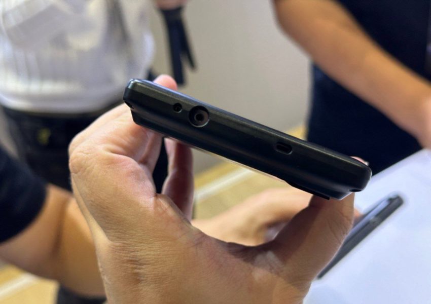  OnePlus 12 впервые на публике. Особенности экрана Другие устройства  - oneplus_12_vpervye_pokazalsa_na_publike_vse_vnimanie_na_ekran_10
