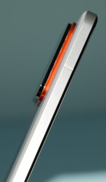  Титановый Xiaomi 14 Pro показался на живых фото Xiaomi  - titanovaa_specversia_xiaomi_14_pro_vo_vsej_krase_na_zhivyh_foto_2