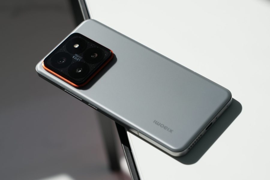  Титановый Xiaomi 14 Pro показался на живых фото Xiaomi  - titanovaa_specversia_xiaomi_14_pro_vo_vsej_krase_na_zhivyh_foto_picture5_0